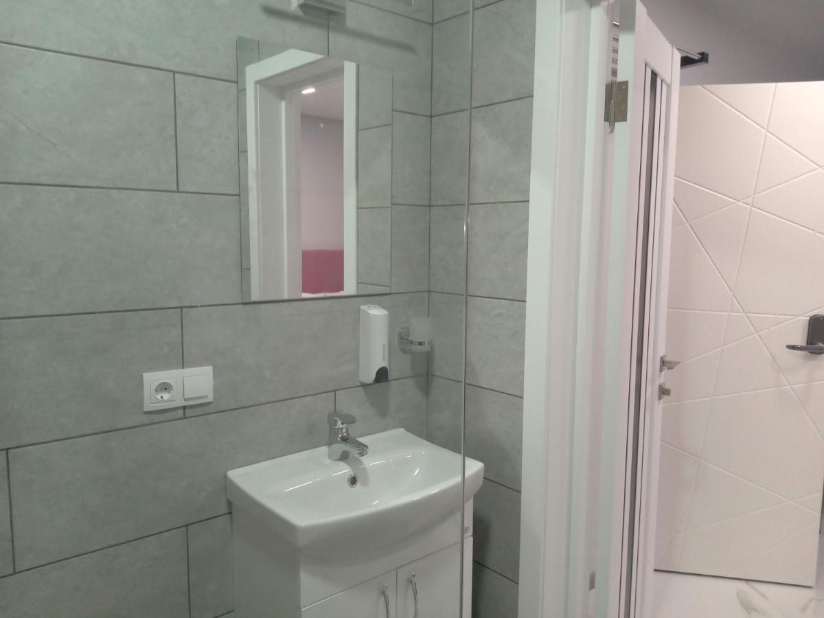 39 Apart Hotel Львов Экстерьер фото