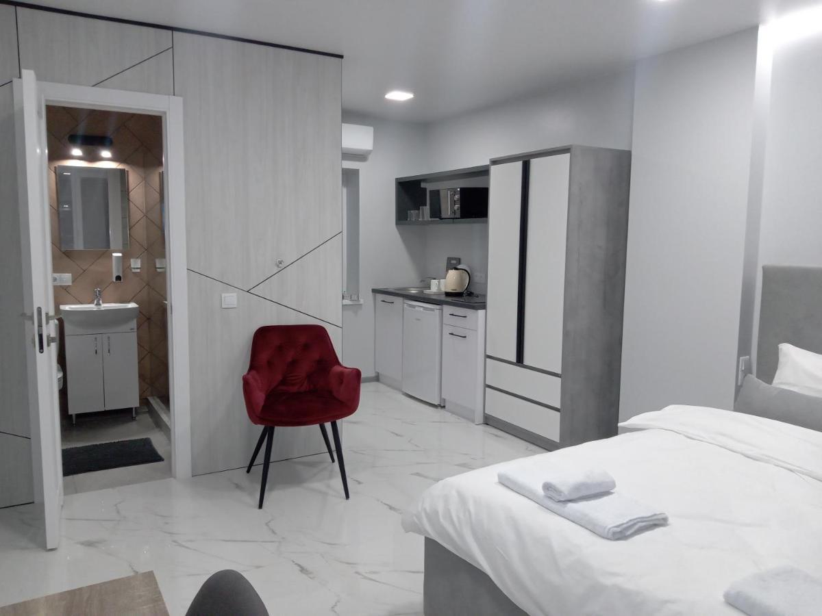 39 Apart Hotel Львов Экстерьер фото